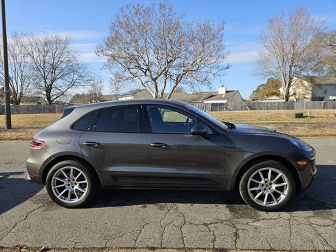 Used 2018 Porsche Macan image 7