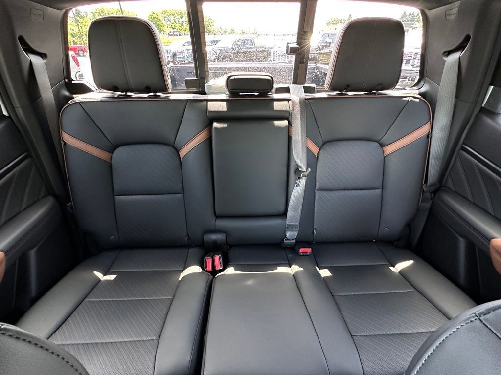 New 2026 GMC Canyon AT4 AWD/4WD image 22