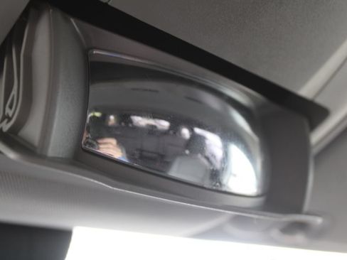 Used 2019 Toyota Highlander LE FWD image 48
