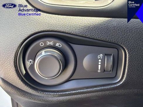 Used 2023 Jeep Renegade Latitude AWD/4WD image 26