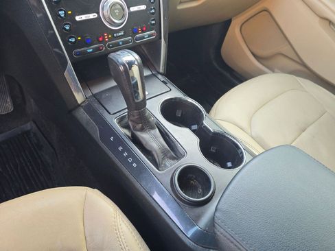 Used 2017 Ford Explorer Limited image 17