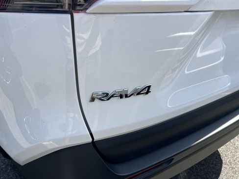 Used 2025 Toyota RAV4 LE AWD/4WD image 21