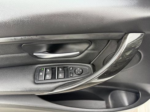 Used 2018 BMW 320i xDrive Sedan w/ Convenience Package image 29