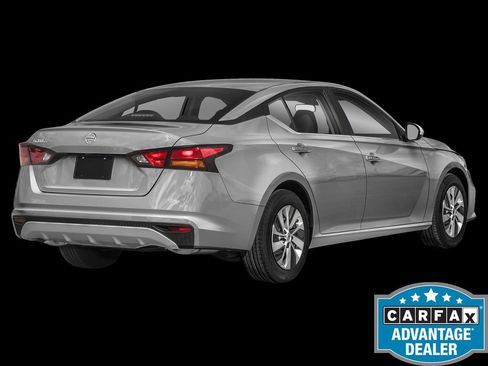 Used 2022 Nissan Altima 2.5 S image 2