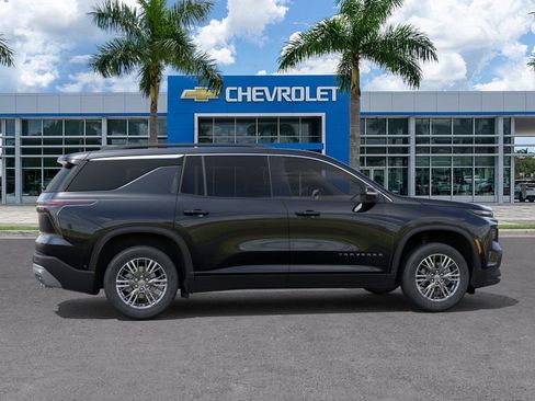 Used 2026 Chevrolet Traverse LT FWD image 5