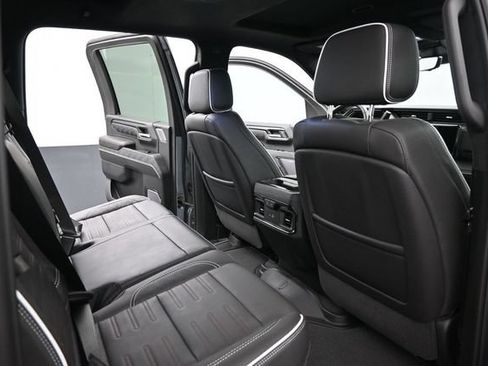 Used 2025 GMC Sierra 2500 AT4X AWD/4WD image 14