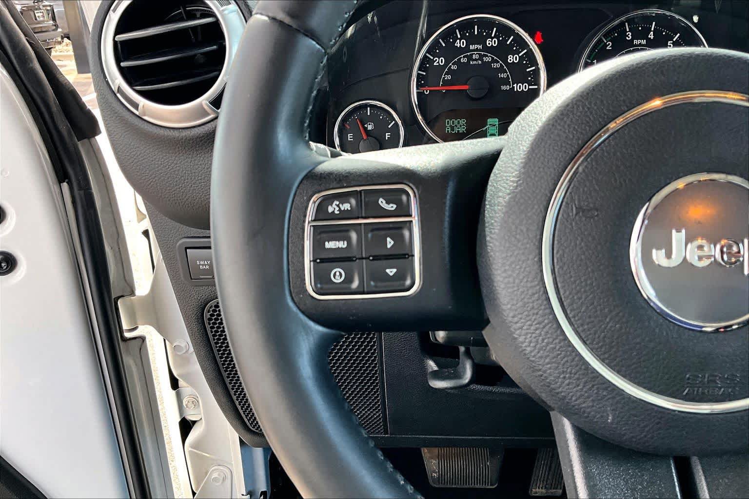 Used 2014 Jeep Wrangler Unlimited Rubicon w/ Connectivity Group AWD/4WD image 23
