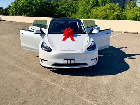 Used 2021 Tesla Model Y 2WD image 39