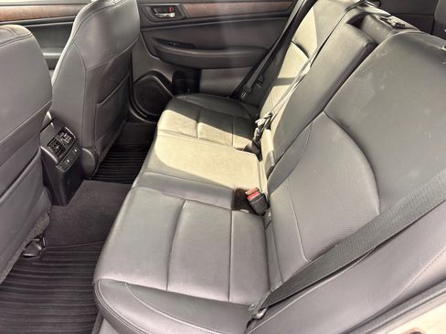 Used 2016 Subaru Outback 2.5i Limited AWD/4WD image 6