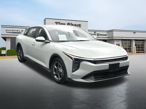 Used 2025 Kia K4 FWD image 7