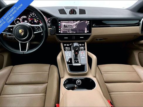 Used 2022 Porsche Cayenne AWD/4WD image 19