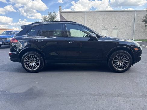 Used 2017 Porsche Cayenne Platinum Edition AWD/4WD image 9