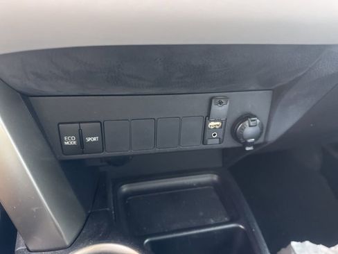 Used 2015 Toyota RAV4 XLE image 5