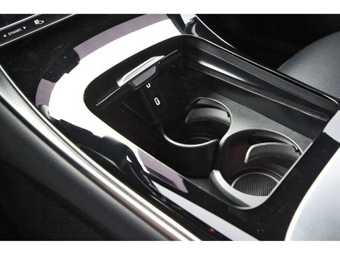 Used 2025 Mercedes-Benz GLC 300 image 29