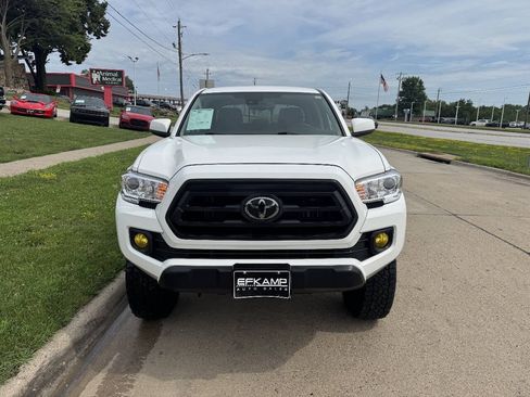 Used 2022 Toyota Tacoma SR5 AWD/4WD image 8
