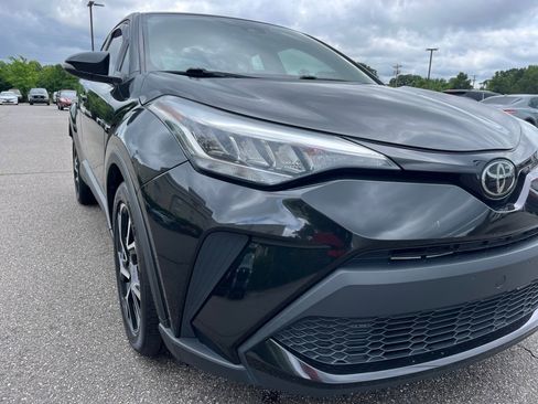 Used 2022 Toyota C-HR XLE FWD image 26