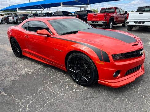 Used 2010 Chevrolet Camaro SS w/ LPO, Ground Effects Package RWD image 3