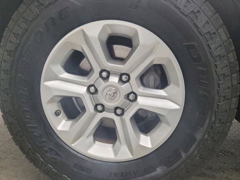 Used 2018 Toyota 4Runner SR5 image 31