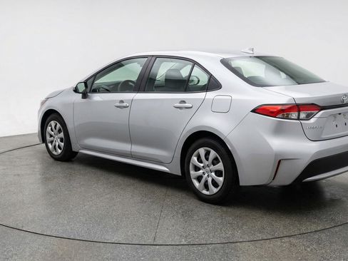 Used 2025 Toyota Corolla LE image 6