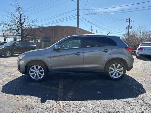 Used 2015 Mitsubishi Outlander Sport ES image 2