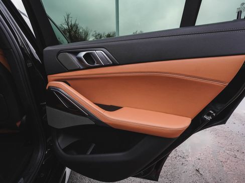 Used 2023 BMW X6 xDrive40i w/ M Sport Package image 13