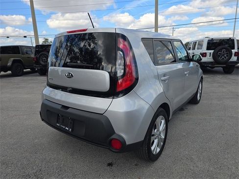 Used 2015 Kia Soul + image 4