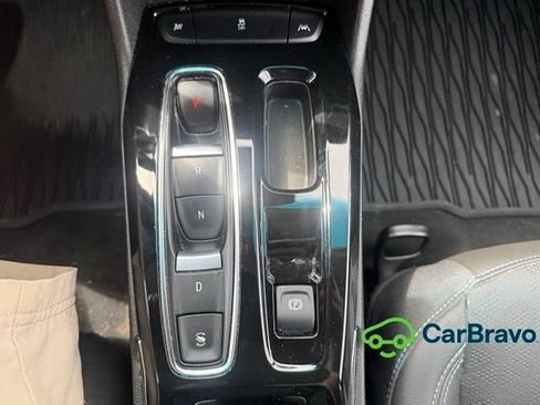 Used 2023 Chevrolet Bolt LT w/ Infotainment Package FWD image 14