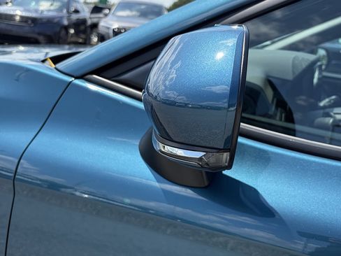 Used 2025 Toyota Camry SE FWD image 10