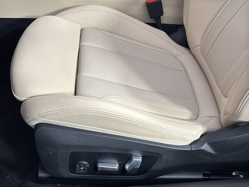 Certified 2024 BMW 430i Convertible w/ M Sport Package RWD image 16