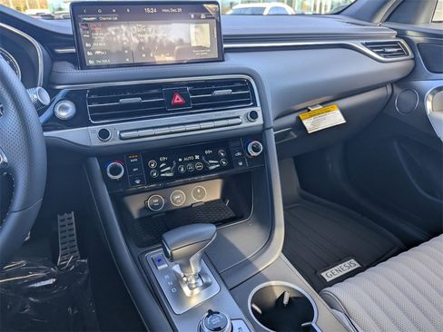 Used 2025 Genesis G70 2.5T w/ Sport Prestige Package image 23