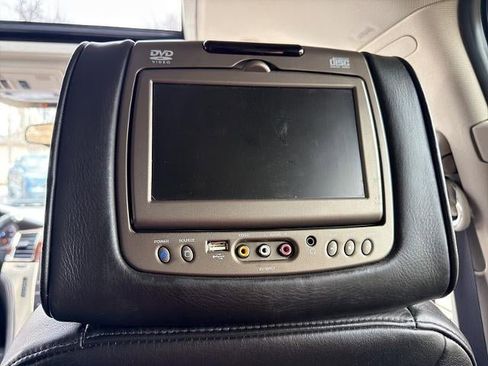 Used 2012 Cadillac Escalade Platinum image 24