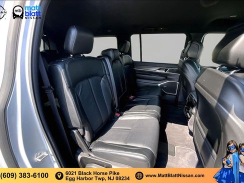 Used 2024 Jeep Wagoneer L Series III w/ Flexible Seating Group AWD/4WD image 23