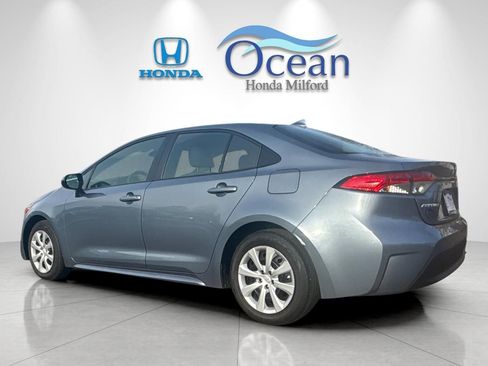Used 2025 Toyota Corolla LE image 3