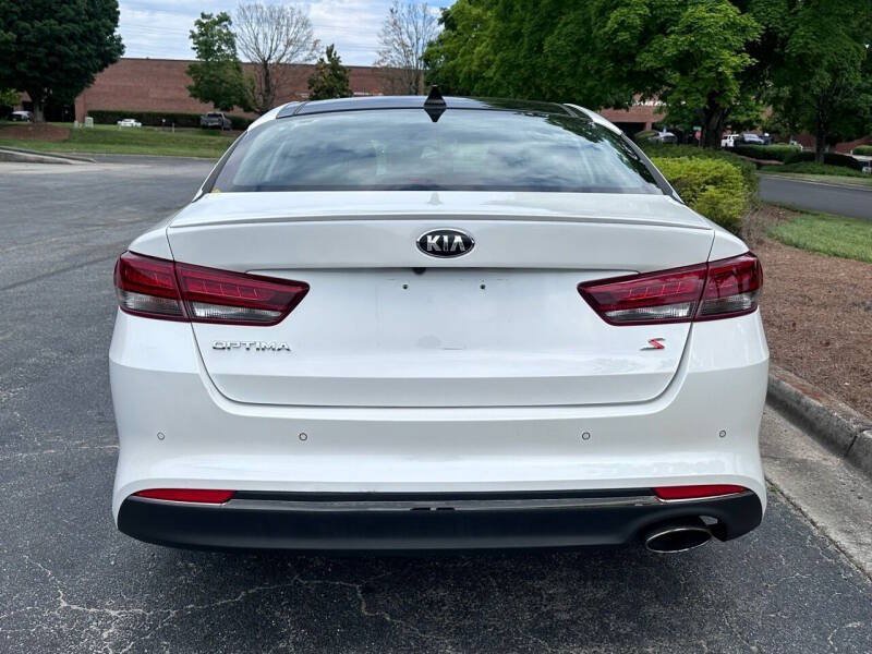 Used 2018 Kia Optima S w/ Panoramic Sunroof Package FWD image 5