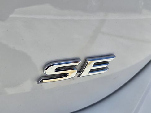 Used 2024 Toyota Camry SE FWD image 14