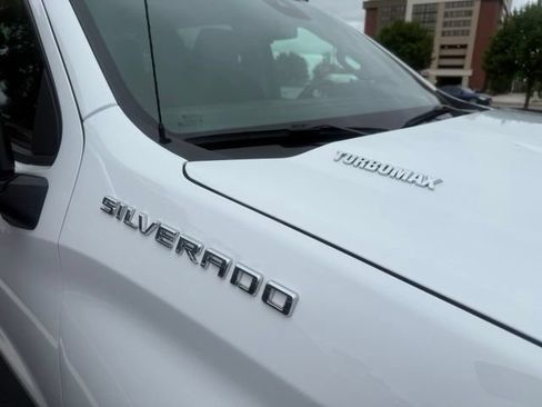 Used 2025 Chevrolet Silverado 1500 LT AWD/4WD image 4