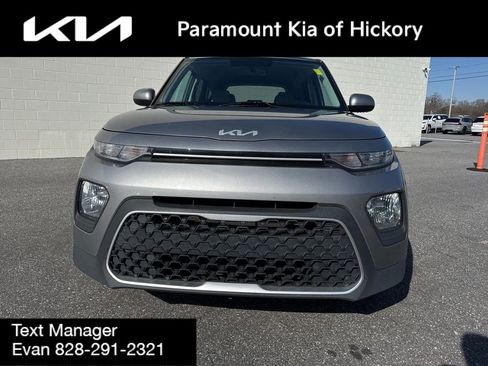 Used 2022 Kia Soul LX image 2