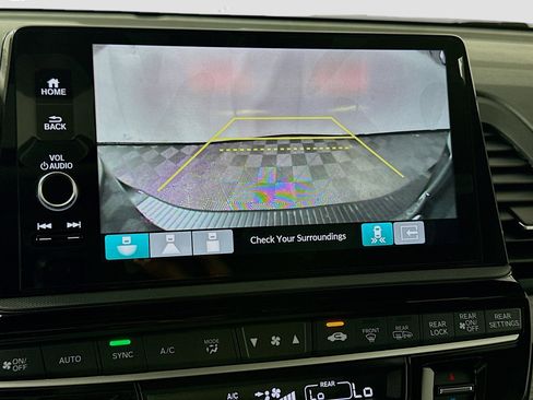 Used 2025 Honda Odyssey Elite image 11