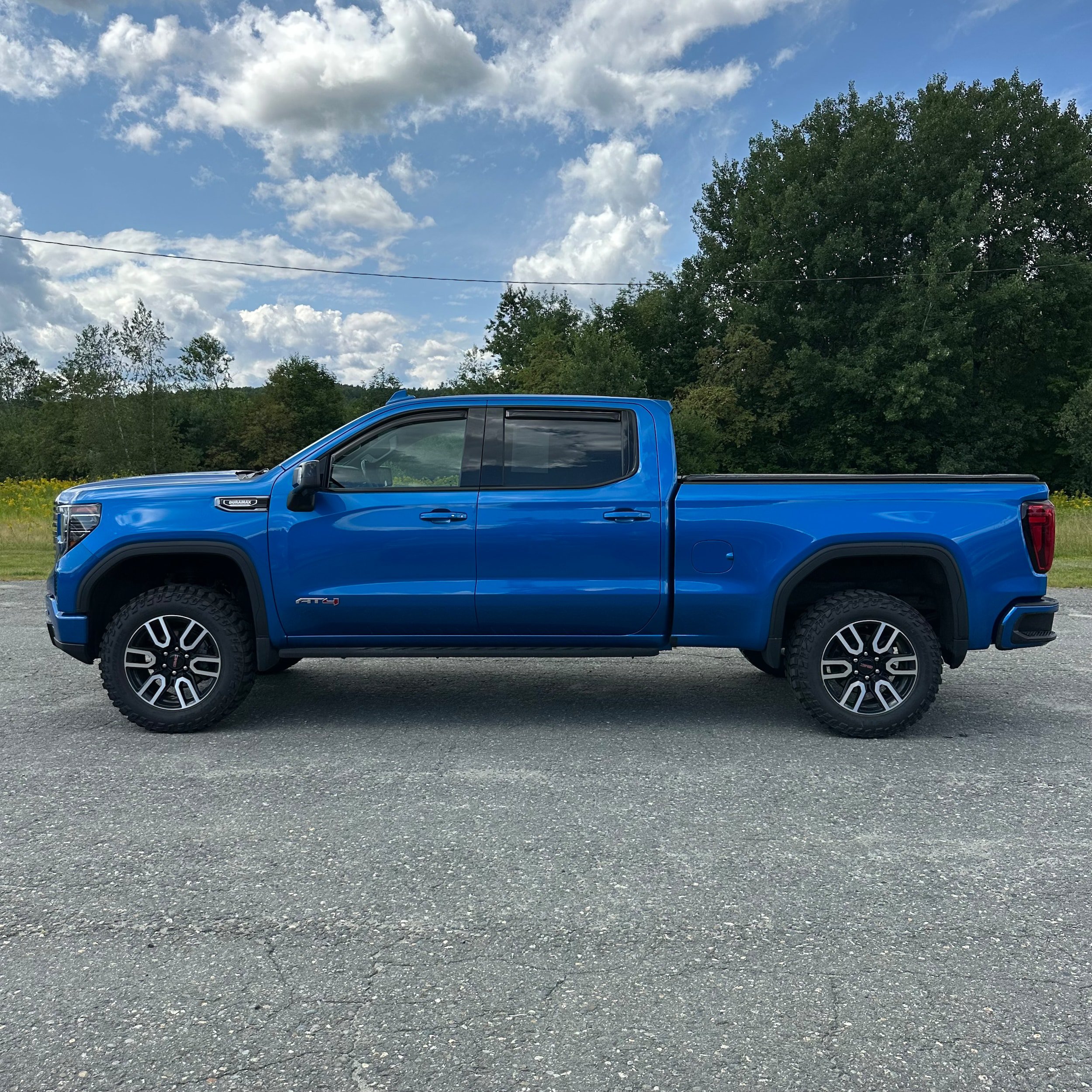Used 2023 GMC Sierra 1500 AT4 w/ AT4 Premium Package AWD/4WD image 6