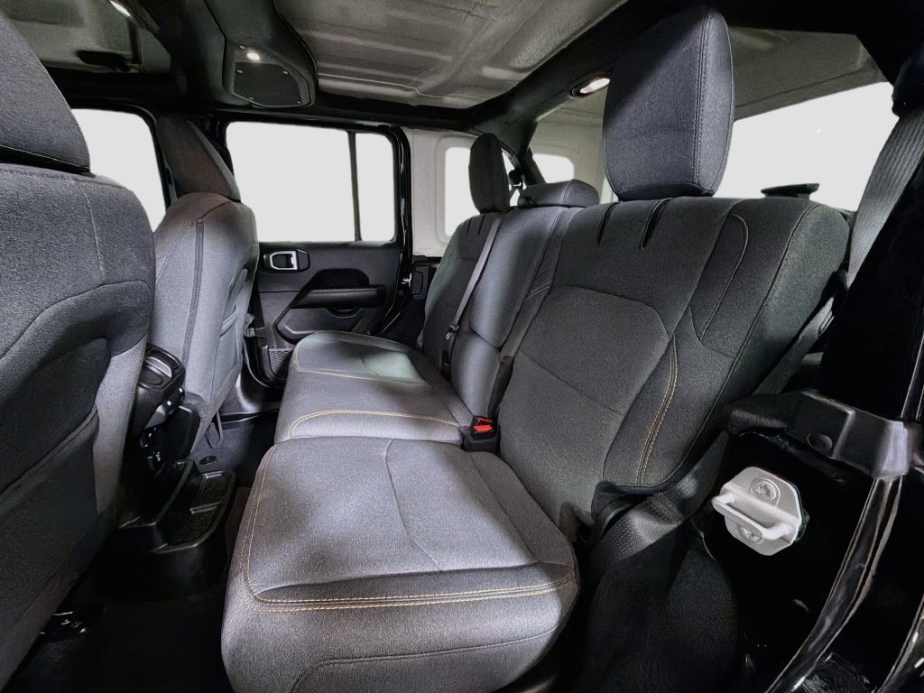 Used 2024 Jeep Wrangler Unlimited Sahara AWD/4WD image 24
