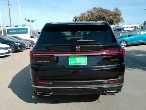Used 2025 Buick Enclave Preferred image 9