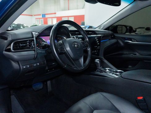 Used 2020 Toyota Camry XSE w/ Navigation Package FWD image 14