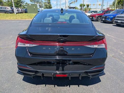 Used 2023 Hyundai Elantra Limited FWD image 5