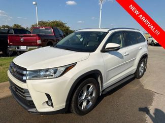 Used 2018 Toyota Highlander Limited FWD video 1