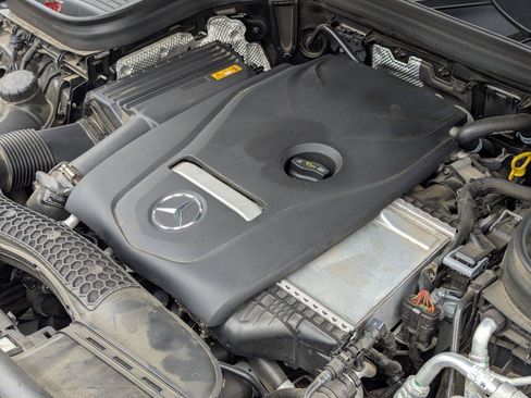 Used 2019 Mercedes-Benz GLC 300 4MATIC image 36