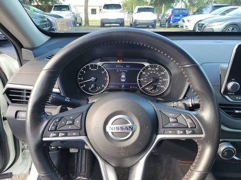 Used 2022 Nissan Altima 2.5 SR FWD image 22