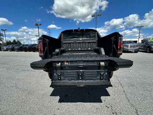 New 2026 GMC Hummer EV 4x4 Crew Cab w/ LPO, Sport Package image 38