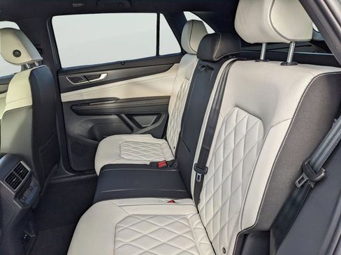 New 2026 Volkswagen Atlas Cross Sport SEL Premium R-Line AWD/4WD image 18