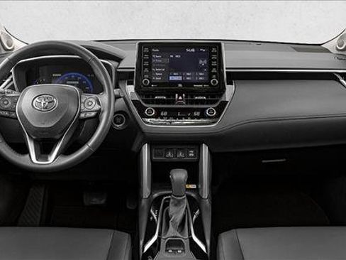 Used 2022 Toyota Corolla Cross LE image 9