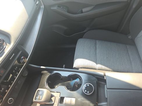 Used 2023 Nissan Rogue SV AWD/4WD image 22